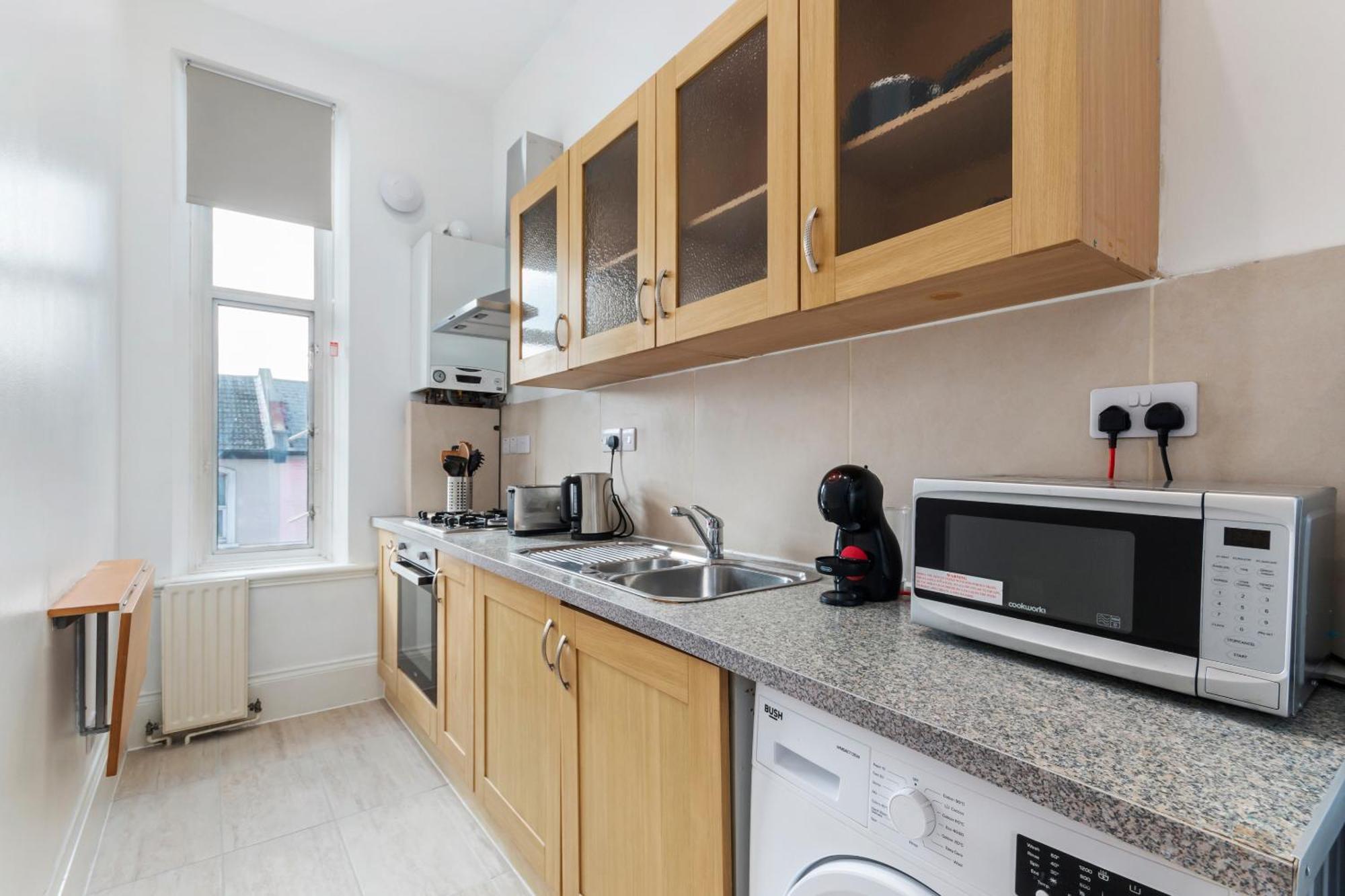 Acton Apartament *